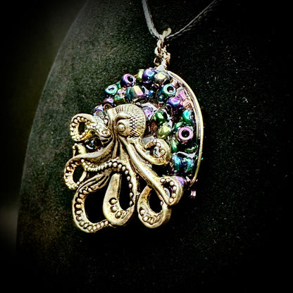 Deep Dive Pendant Necklace